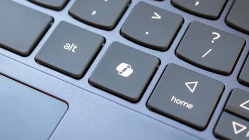 راهنمای-استفاده-از-دکمه-کوپایلت-(Copilot)-در-کیبوردهای-جدید-ویندوز؛-عملکرد،-سفارشی‌سازی-و-AI