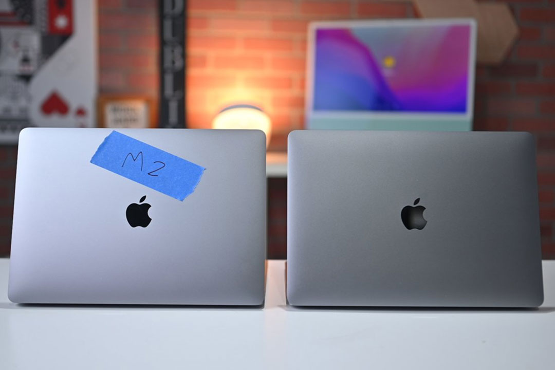 Comparison of MacBook Air M1 with MacBook Pro M2