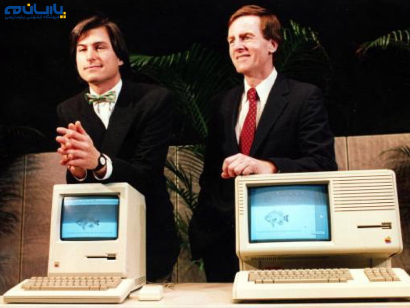 جابز و اسکالی در کنار کامپیوترهای مکینتاش اپل