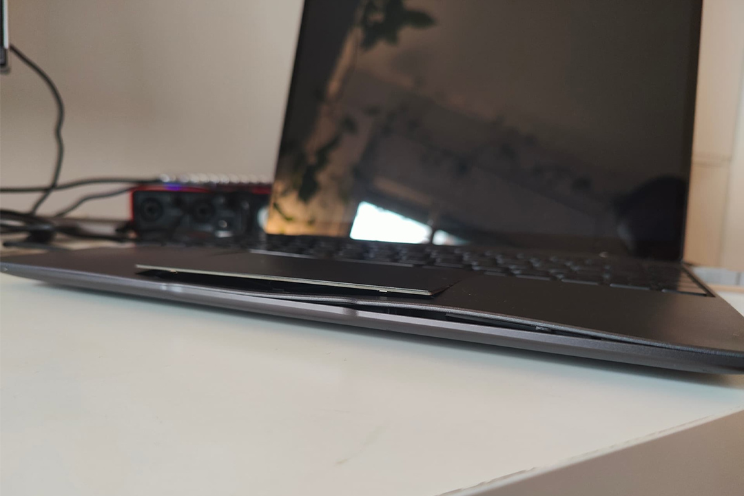 خطر باد کردن باتری لیتیوم یون در لپ تاپ