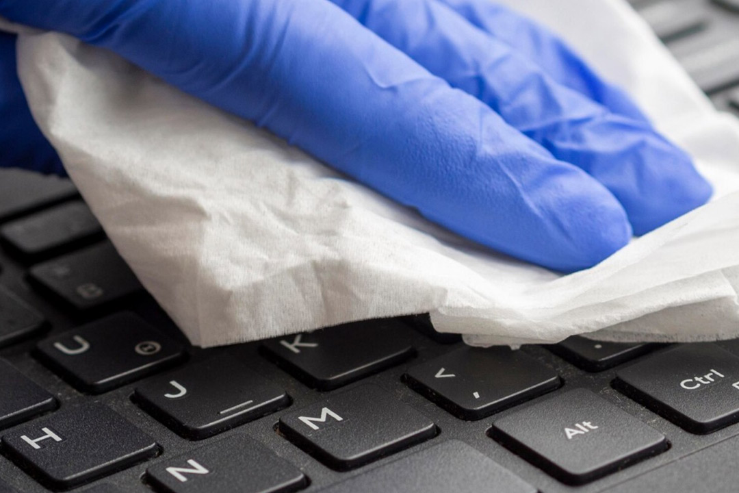 آموزش تمیز کردن کیبورد آلکانترا سرفیس