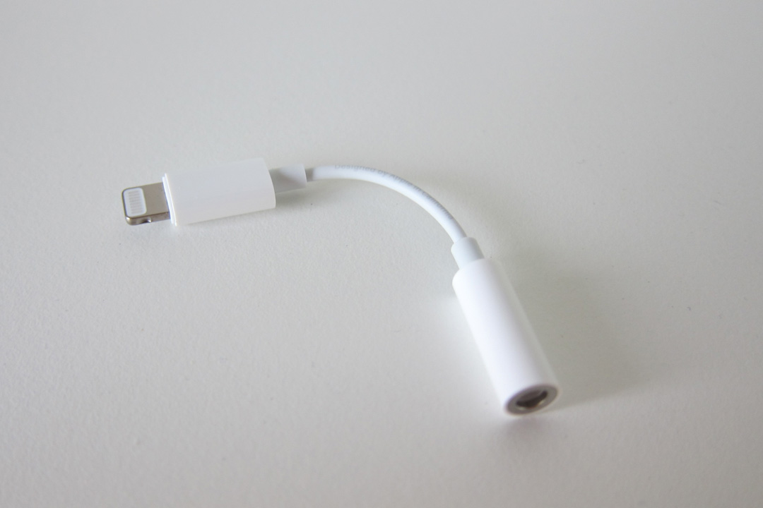 مبدل Lightning به 3.5mm Headphone Jack اپل