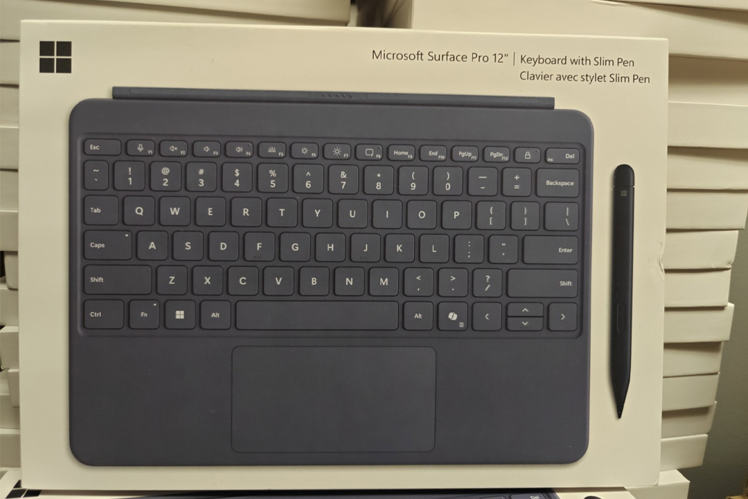 جعبه کیبورد سرفیس پرو 12 اینچی با قلم مایکروسافت رنگ اقیانوسی