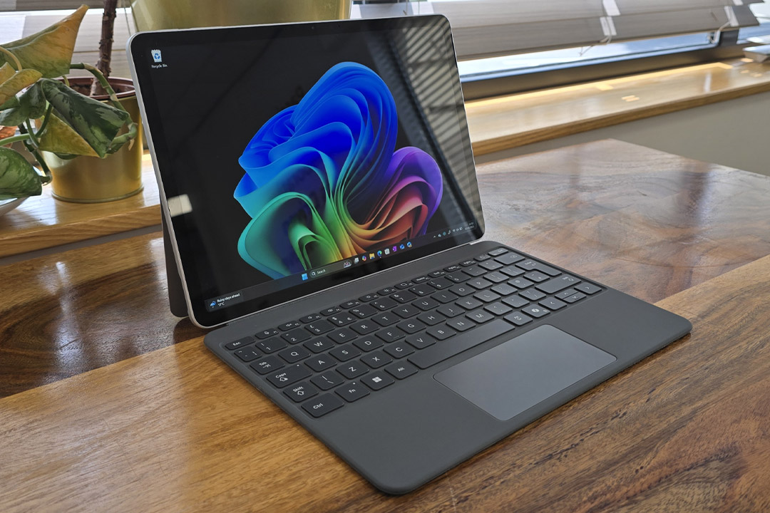 (Slate) سرفیس پرو 12 اینچ متصل به کیبورد مخصوص سرفیس پرو 12 اینچ با رنگ تخته سنگ