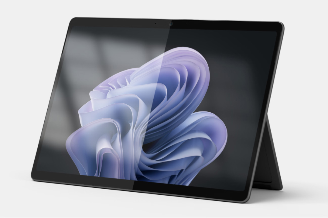 نمای پشتی با کیبورد از تبلت مایکروسافت Surface Pro 10 | Core Ultra 7 | 64GB RAM | 512GB